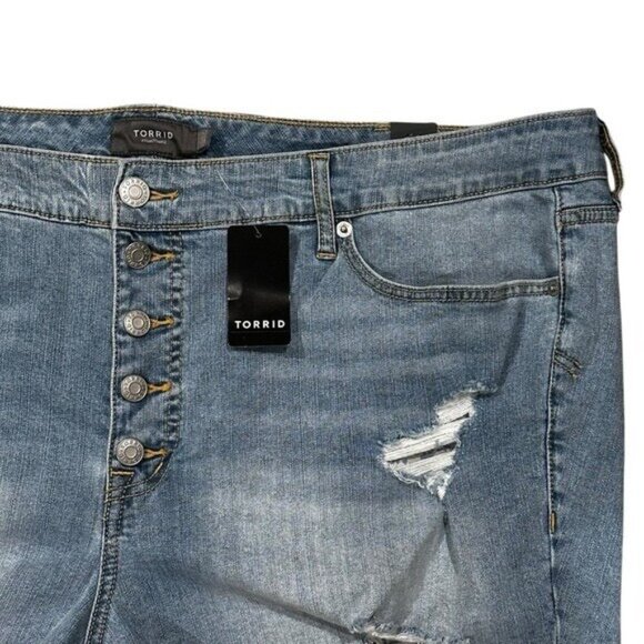 Torrid 24 Boyfriend Vintage Stretch Mid Rise Shorts Denim Jean Distressed NWT - Picture 3 of 7